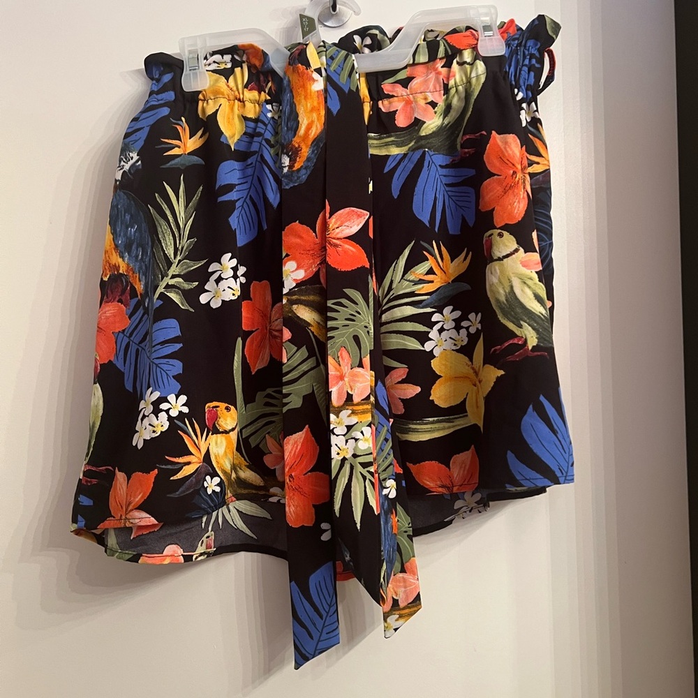 Shein Curve Floral Elastic Waist Shorts